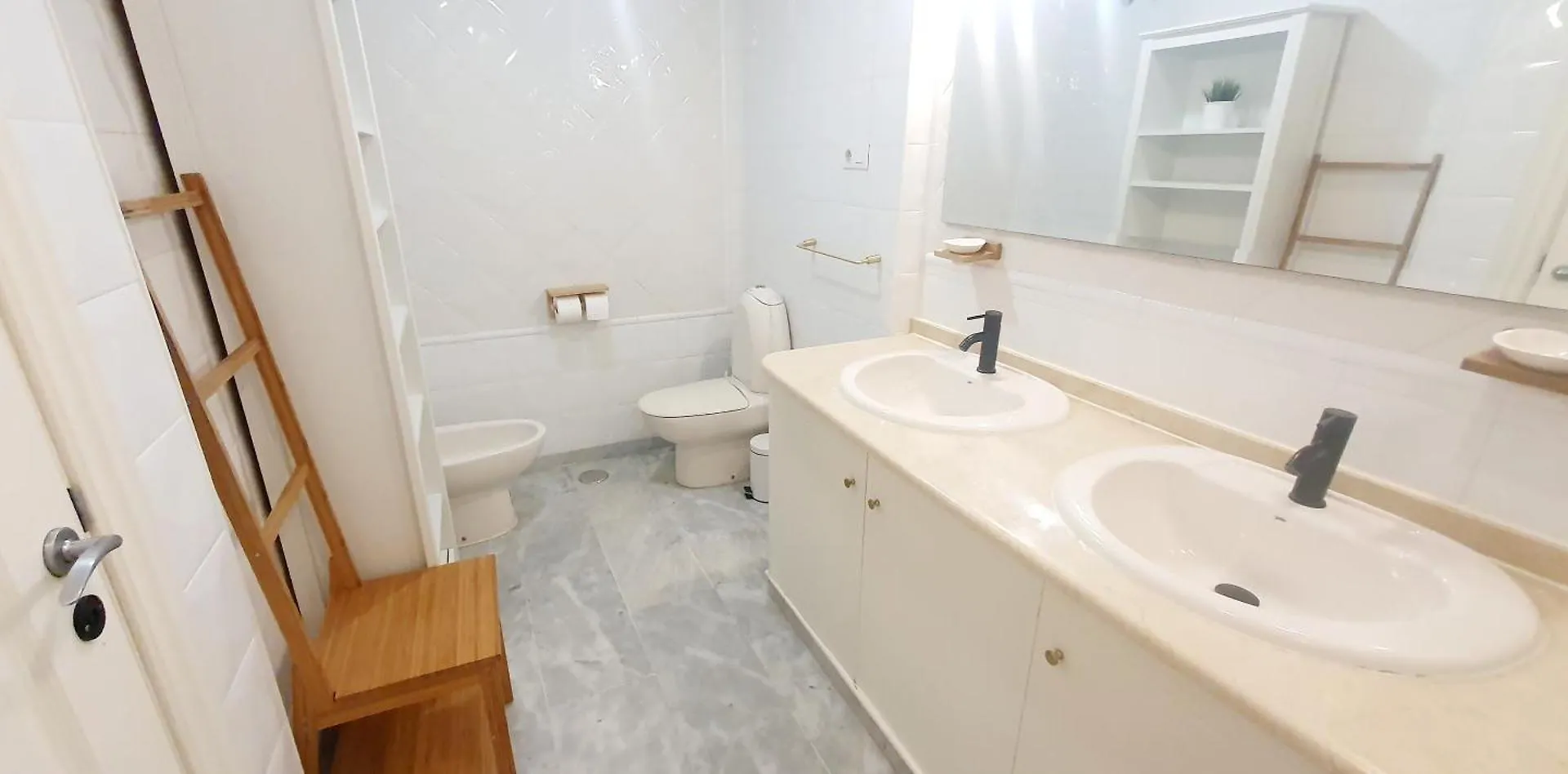 Vive La Vida: Torremolinos Apartment